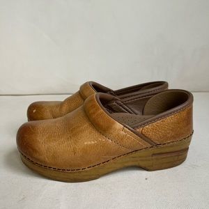 Women’s Tan Dansko Clogs